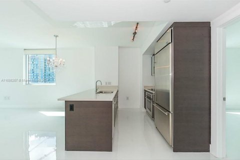 Condo in Miami, Florida, 2 bedrooms  № 1694513 - photo 3