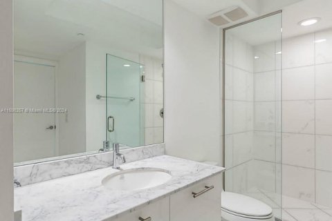 Condo in Miami, Florida, 2 bedrooms  № 1694513 - photo 12