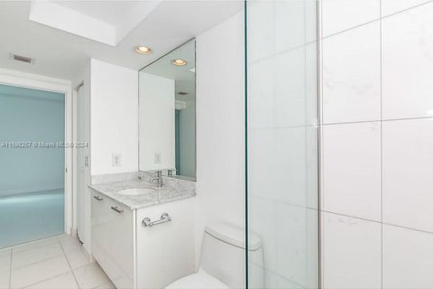 Condo in Miami, Florida, 2 bedrooms  № 1694513 - photo 11