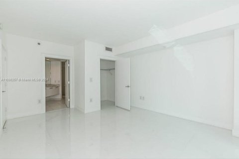 Condo in Miami, Florida, 2 bedrooms  № 1694513 - photo 16