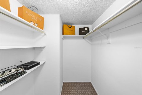 Condo in Saint Petersburg, Florida, 2 bedrooms № 2211491 - photo 20