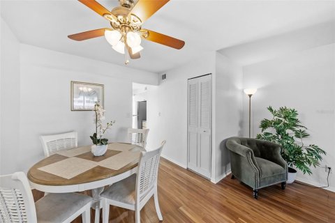 Condo in Saint Petersburg, Florida, 2 bedrooms № 2211491 - photo 10