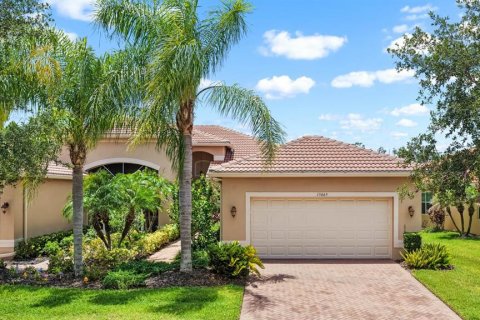 House in Wimauma, Florida 3 bedrooms, 163.88 sq.m. № 2199535