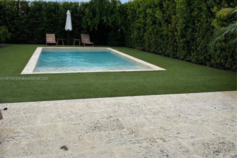 Villa ou maison à vendre à Miami, Floride: 4 chambres, 180.88 m2 № 1931037 - photo 14