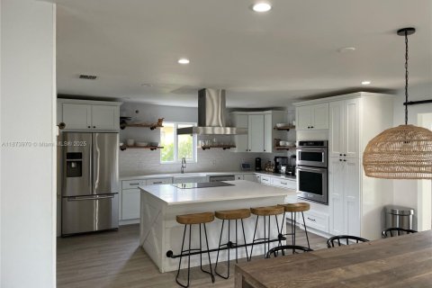 Villa ou maison à vendre à Miami, Floride: 4 chambres, 180.88 m2 № 1931037 - photo 4