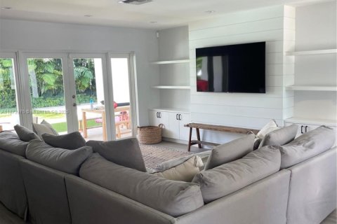 Villa ou maison à vendre à Miami, Floride: 4 chambres, 180.88 m2 № 1931037 - photo 7