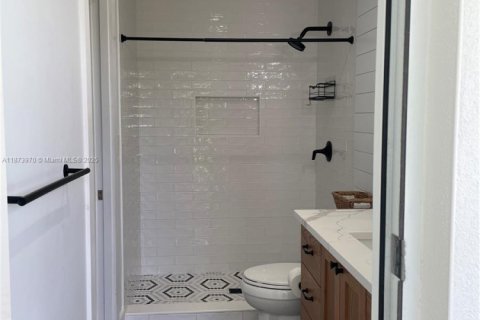 Villa ou maison à vendre à Miami, Floride: 4 chambres, 180.88 m2 № 1931037 - photo 9