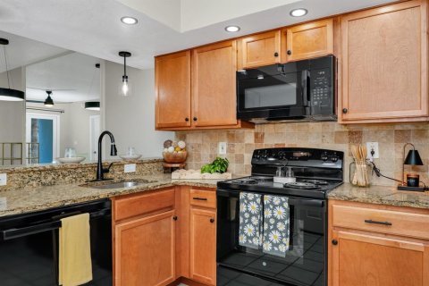Apartment in Kissimmee, Florida 2 bedrooms, 82.22 sq.m. № 2213491 - photo 10