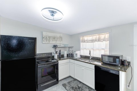 Apartamento en alquiler en Fruitland Park, Florida, 1 dormitorio, 65.03 m2 № 1904125 - foto 5
