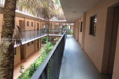 Copropriété à louer à Miami, Floride: 2 chambres, 95.69 m2 № 1785698 - photo 4