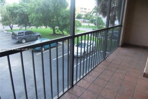 Copropriété à louer à Miami, Floride: 2 chambres, 95.69 m2 № 1785698 - photo 3