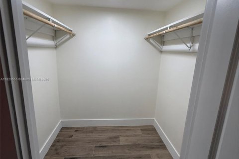 Copropriété à louer à Miami, Floride: 2 chambres, 95.69 m2 № 1785698 - photo 11