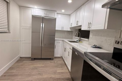 Copropriété à louer à Miami, Floride: 2 chambres, 95.69 m2 № 1785698 - photo 6