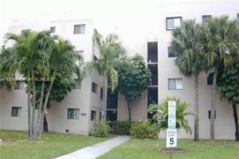 Copropriété à louer à Miami, Floride: 2 chambres, 95.69 m2 № 1785698 - photo 1