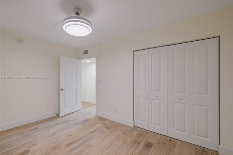 Copropriété à louer à Miami, Floride: 2 chambres, 95.69 m2 № 1785698 - photo 26