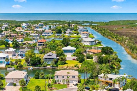 Купить виллу или дом в Эрнандо-Бич, Флорида 7 комнат, 147.71м2, № 2329464 - фото 2
