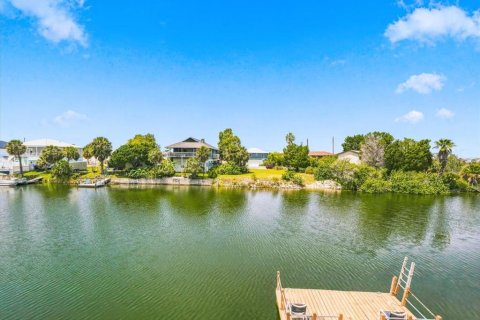 Купить виллу или дом в Эрнандо-Бич, Флорида 7 комнат, 147.71м2, № 2329464 - фото 23
