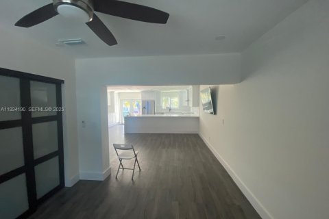 Villa ou maison à louer à Miami, Floride: 3 chambres, 186.83 m2 № 1992446 - photo 11