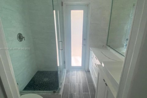 Villa ou maison à louer à Miami, Floride: 3 chambres, 186.83 m2 № 1992446 - photo 15