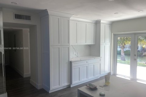 Villa ou maison à louer à Miami, Floride: 3 chambres, 186.83 m2 № 1992446 - photo 8