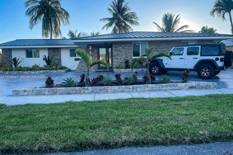 Villa ou maison à louer à Miami, Floride: 3 chambres, 186.83 m2 № 1992446 - photo 1