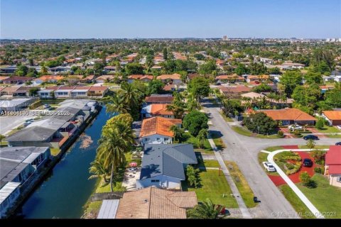 Villa ou maison à louer à Miami, Floride: 3 chambres, 186.83 m2 № 1992446 - photo 6