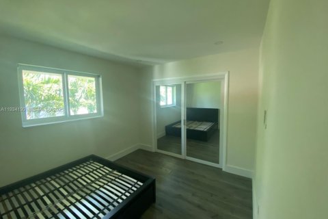 Villa ou maison à louer à Miami, Floride: 3 chambres, 186.83 m2 № 1992446 - photo 14