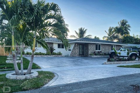 Villa ou maison à louer à Miami, Floride: 3 chambres, 186.83 m2 № 1992446 - photo 3