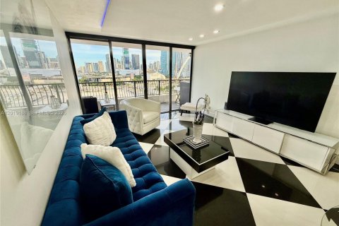 Condominio en venta en Miami, Florida, 1 dormitorio, 74.32 m2 № 2084987 - foto 11