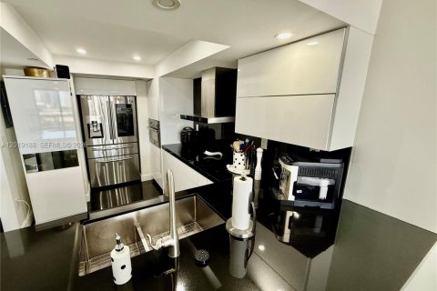 Condominio en venta en Miami, Florida, 1 dormitorio, 74.32 m2 № 2084987 - foto 5
