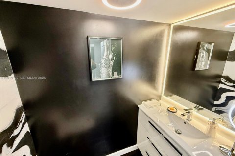 Condominio en venta en Miami, Florida, 1 dormitorio, 74.32 m2 № 2084987 - foto 20