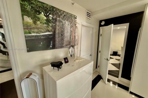 Condominio en venta en Miami, Florida, 1 dormitorio, 74.32 m2 № 2084987 - foto 29