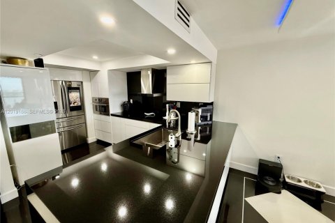Condominio en venta en Miami, Florida, 1 dormitorio, 74.32 m2 № 2084987 - foto 3