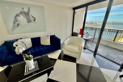 Condominio en venta en Miami, Florida, 1 dormitorio, 74.32 m2 № 2084987 - foto 12