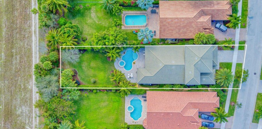 House in Jupiter, Florida 4 bedrooms, 331.57 sq.m. № 1136293