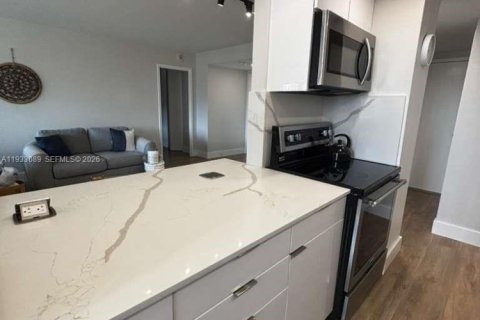 Купить кондоминиум в Санни-Айлс-Бич, Флорида 2 спальни, 102.66м2, № 2061013 - фото 19