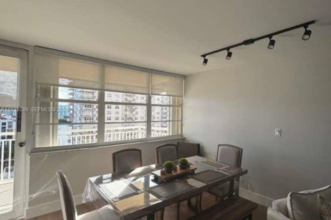 Купить кондоминиум в Санни-Айлс-Бич, Флорида 2 спальни, 102.66м2, № 2061013 - фото 8