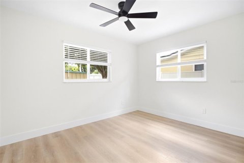 Casa en venta en Saint Petersburg, Florida, 3 dormitorios, 140 m2 № 2386337 - foto 19