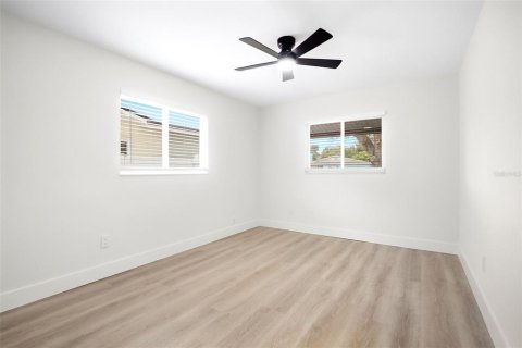 Casa en venta en Saint Petersburg, Florida, 3 dormitorios, 140 m2 № 2386337 - foto 16