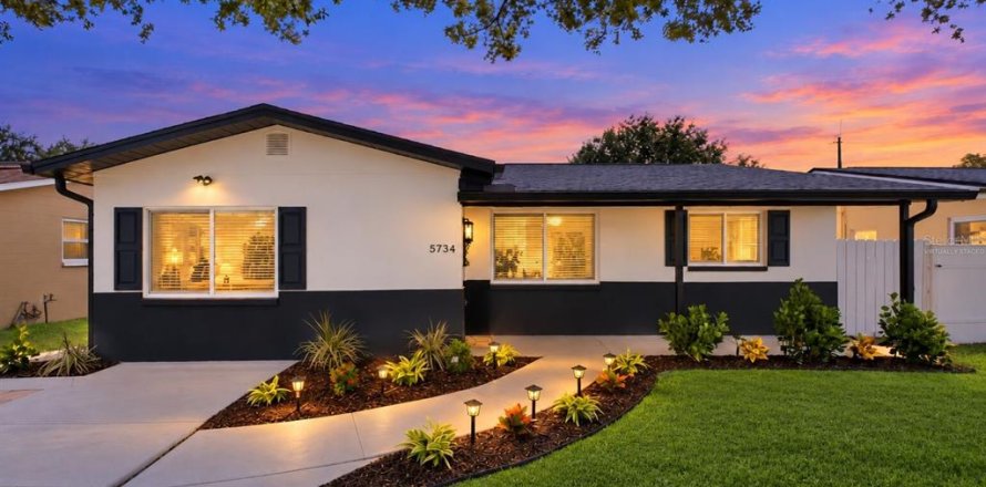 Casa en Saint Petersburg, Florida 3 dormitorios, 140 m2 № 2386337