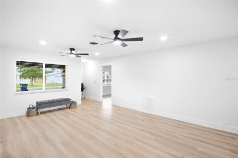 Casa en venta en Saint Petersburg, Florida, 3 dormitorios, 140 m2 № 2386337 - foto 14