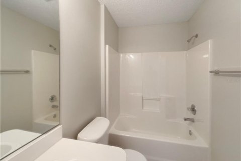 House in The Villages, Florida 3 bedrooms, 129.32 sq.m. № 1760302 - photo 20