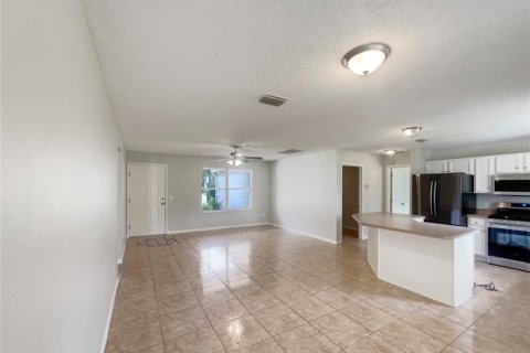 House in The Villages, Florida 3 bedrooms, 129.32 sq.m. № 1760302 - photo 5