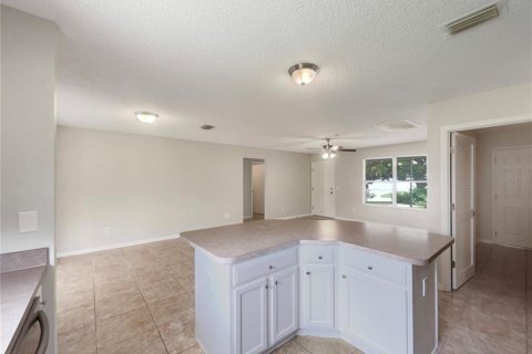 House in The Villages, Florida 3 bedrooms, 129.32 sq.m. № 1760302 - photo 9