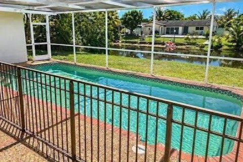 House in Miramar, Florida 4 bedrooms, 166.39 sq.m. № 2146195 - photo 9