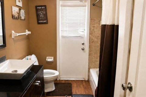 House in Miramar, Florida 4 bedrooms, 166.39 sq.m. № 2146195 - photo 19