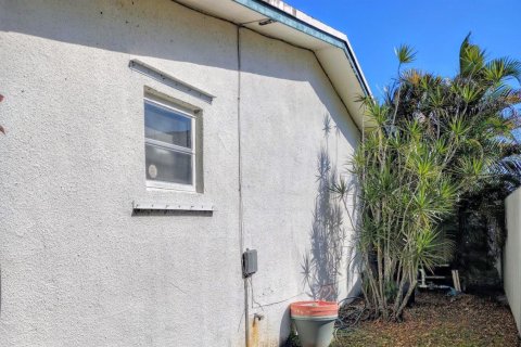 House in Miramar, Florida 4 bedrooms, 166.39 sq.m. № 2146195 - photo 13