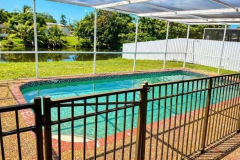 House in Miramar, Florida 4 bedrooms, 166.39 sq.m. № 2146195 - photo 8