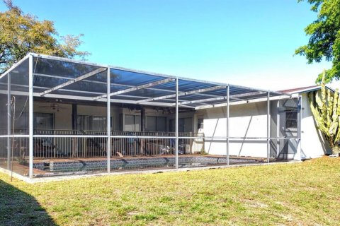 House in Miramar, Florida 4 bedrooms, 166.39 sq.m. № 2146195 - photo 6