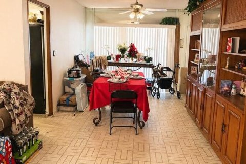 House in Miramar, Florida 4 bedrooms, 166.39 sq.m. № 2146195 - photo 18
